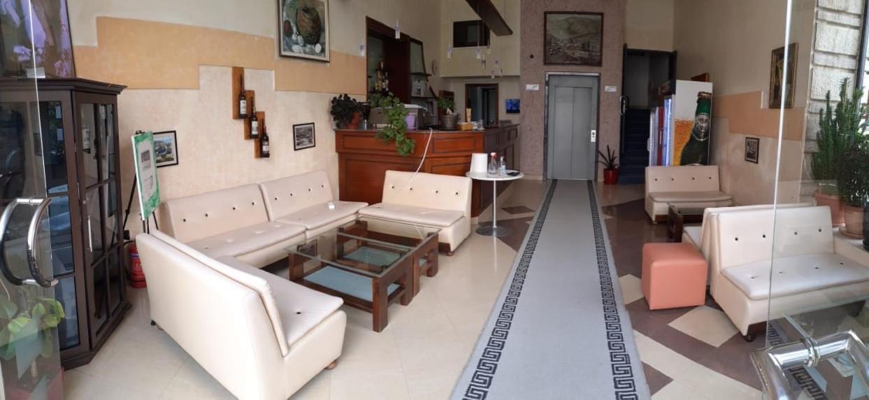 Hotel Permeti Buitenkant foto
